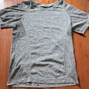 Old Navy Gray Athletic T-shirt